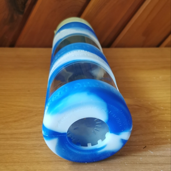 Lululemon Water Bottle - Picture 6 of 7